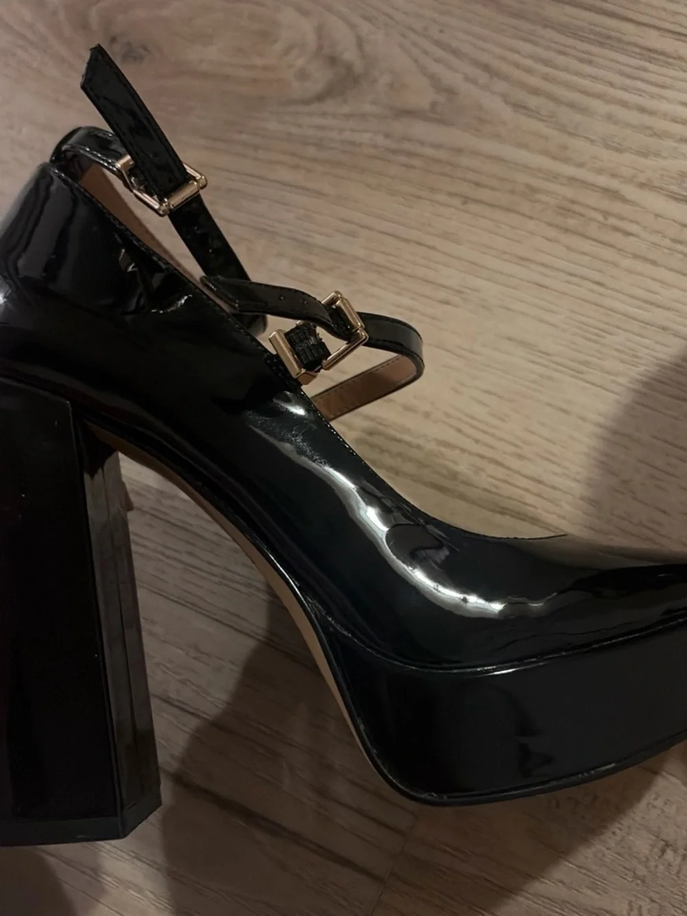 Jessica Simpson Black Patent Platform Mary Jane Pumps